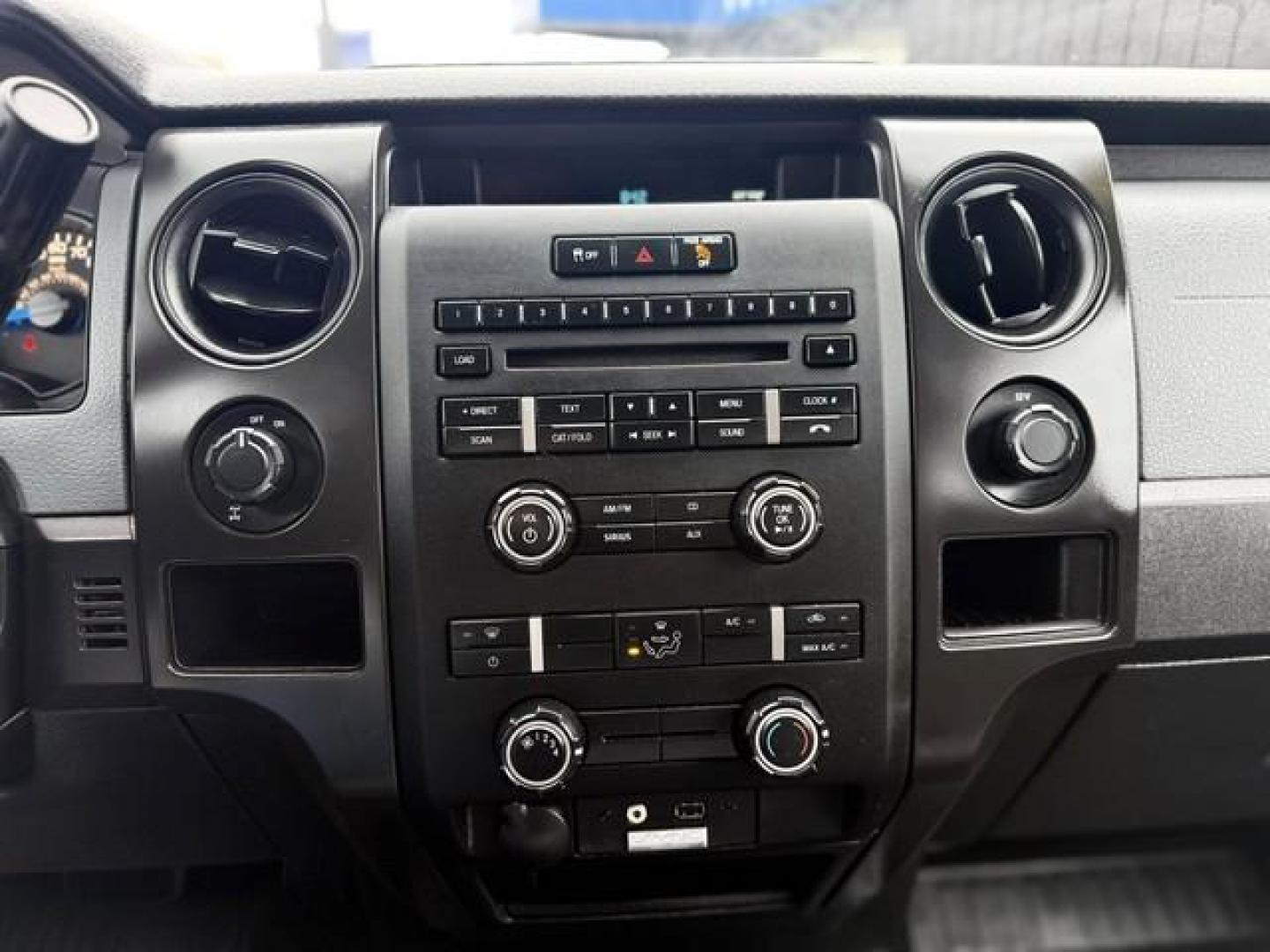 2014 OXFORD WHITE FORD F-150 (1FTFX1CF1EK) with an V8,5.0L(302 CID),DOHC engine, AUTOMATIC transmission, located at 14600 Frazho Road, Warren, MI, 48089, (586) 776-3400, 42.485996, -82.974220 - Photo#13