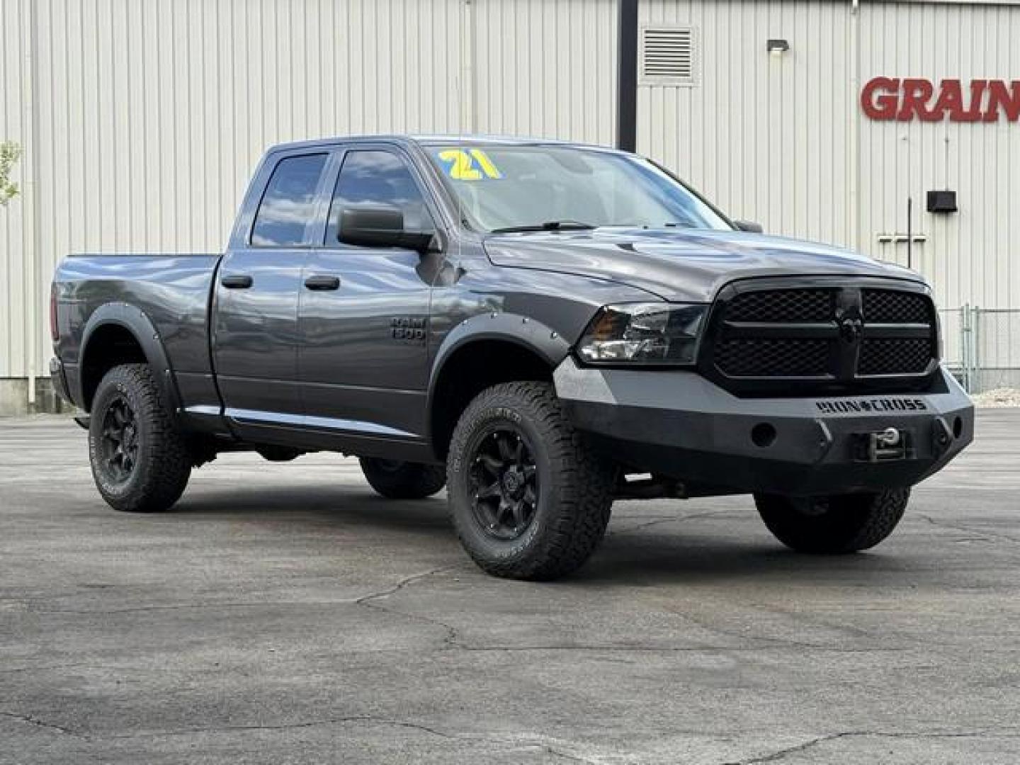 2021 GRAY RAM 1500 CLASSIC (1C6RR7FGXMS) with an V6,3.6L(220 CID),DOHC engine, AUTOMATIC transmission, located at 14600 Frazho Road, Warren, MI, 48089, (586) 776-3400, 42.485996, -82.974220 - Photo#3