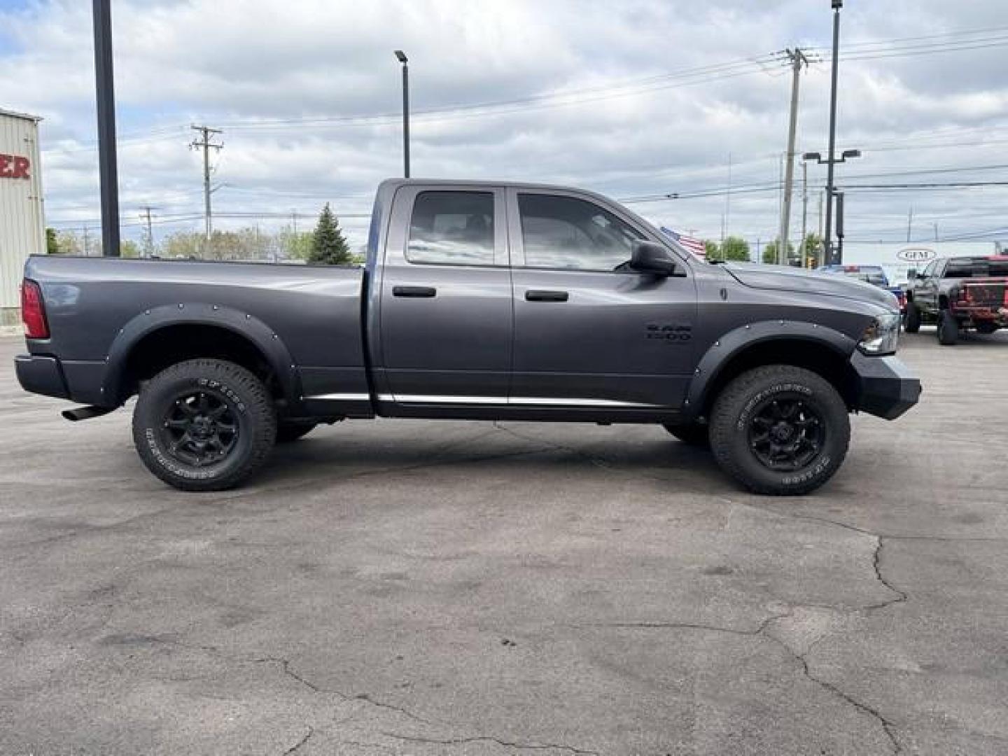 2021 GRAY RAM 1500 CLASSIC (1C6RR7FGXMS) with an V6,3.6L(220 CID),DOHC engine, AUTOMATIC transmission, located at 14600 Frazho Road, Warren, MI, 48089, (586) 776-3400, 42.485996, -82.974220 - Photo#4