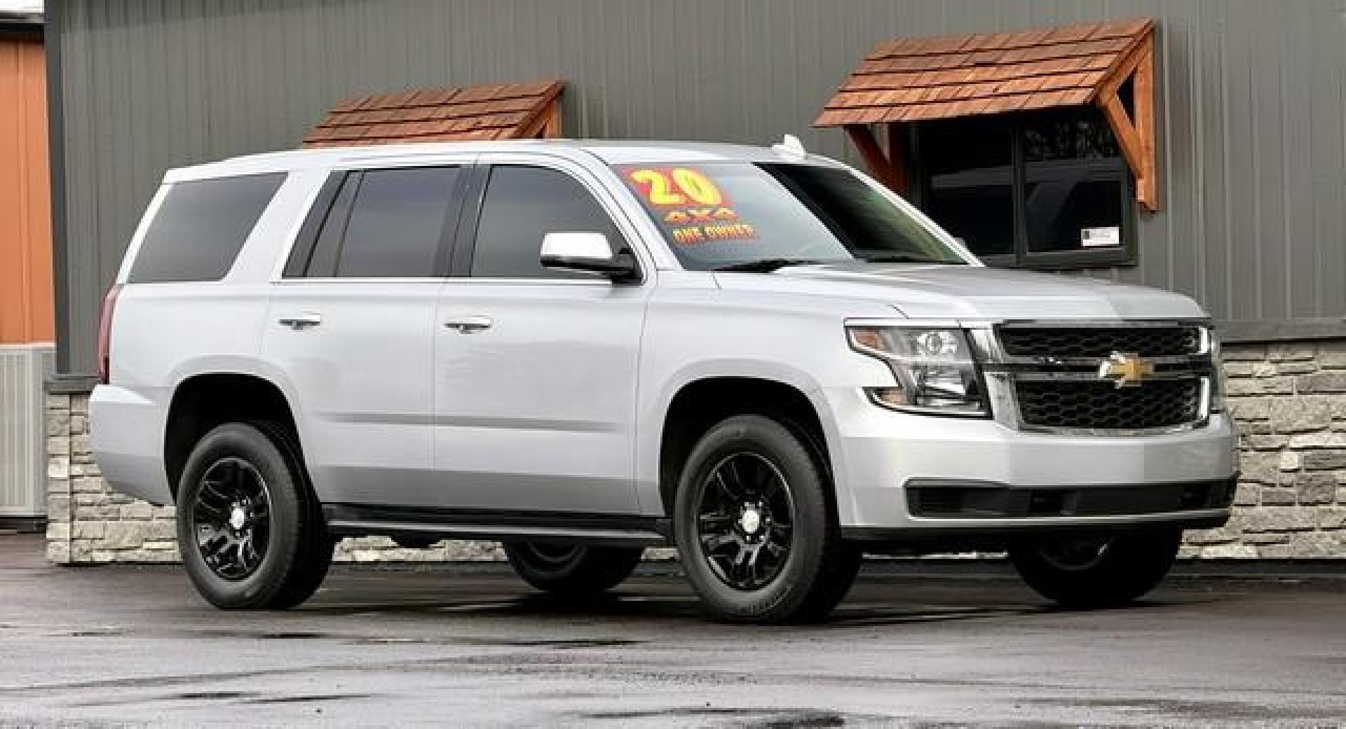 2020 SILVER CHEVROLET TAHOE (1GNSKFKC1LR) with an V8,5.3L(325 CID),OHV engine, AUTOMATIC transmission, located at 14600 Frazho Road, Warren, MI, 48089, (586) 776-3400, 42.485996, -82.974220 - Photo#3