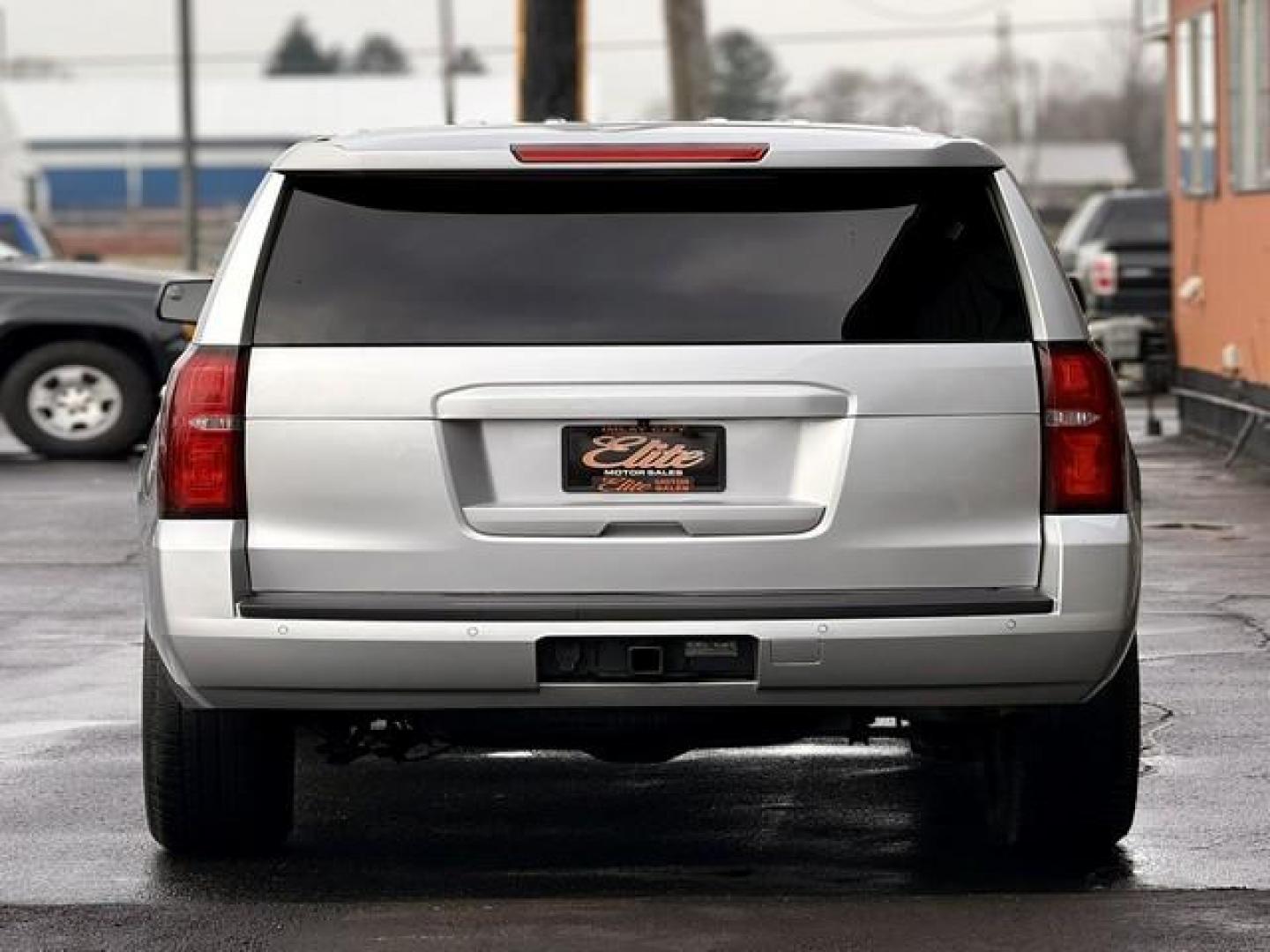 2020 SILVER CHEVROLET TAHOE (1GNSKFKC1LR) with an V8,5.3L(325 CID),OHV engine, AUTOMATIC transmission, located at 14600 Frazho Road, Warren, MI, 48089, (586) 776-3400, 42.485996, -82.974220 - Photo#5