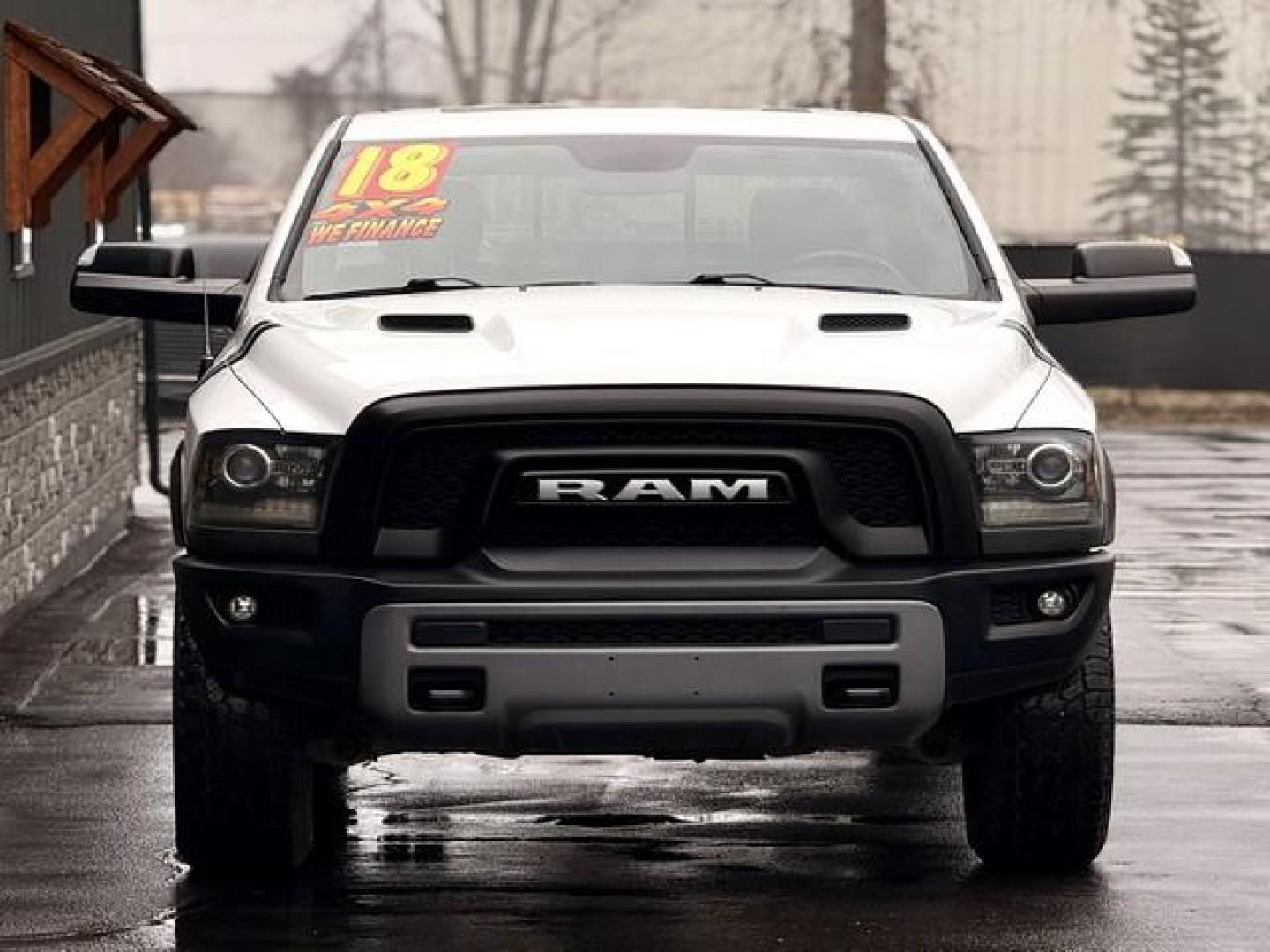 2018 WHITE RAM 1500 (1C6RR7YT9JS) with an V8,5.7L(345 CID),OHV engine, AUTOMATIC transmission, located at 14600 Frazho Road, Warren, MI, 48089, (586) 776-3400, 42.485996, -82.974220 - Photo#4