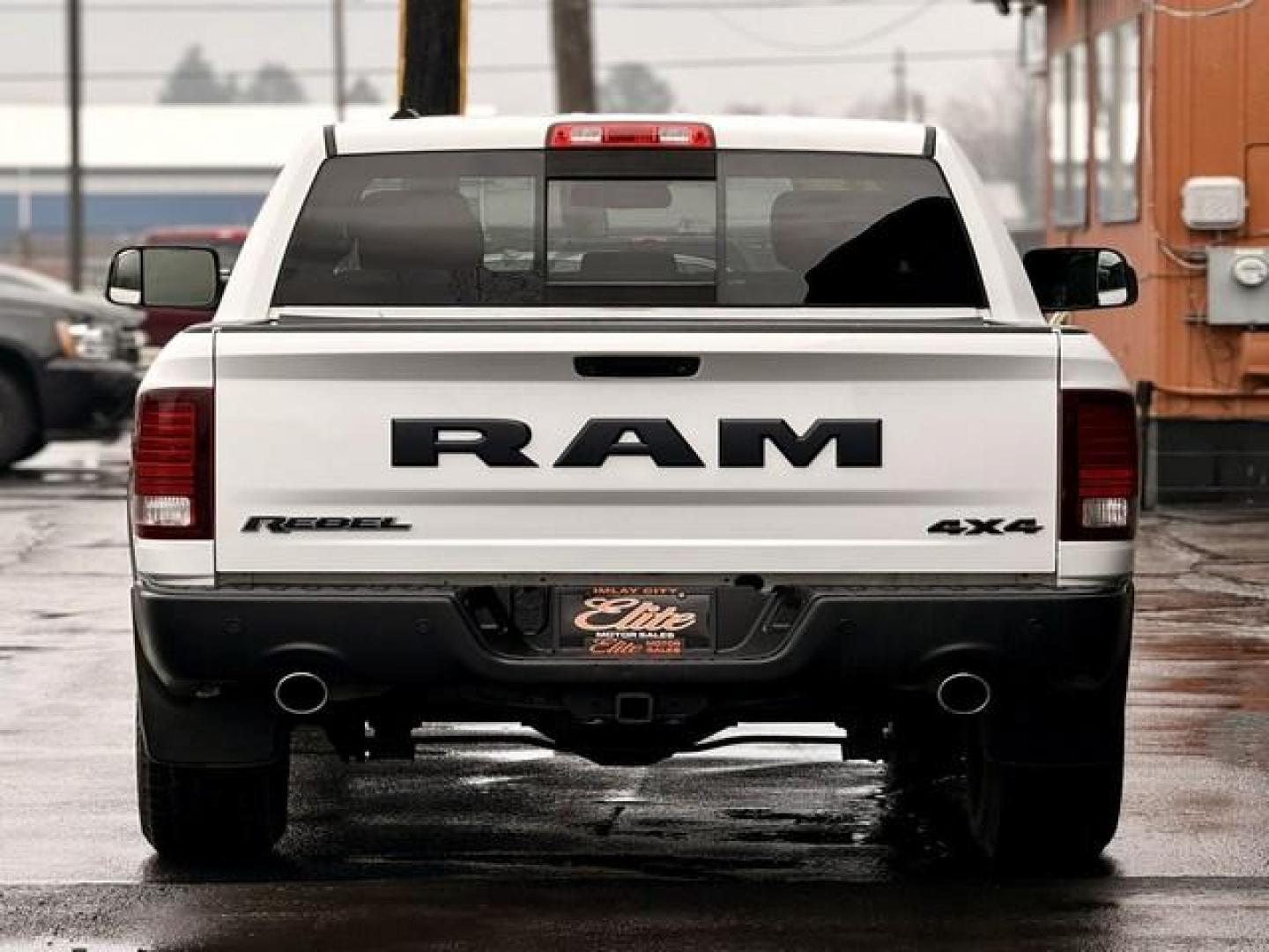 2018 WHITE RAM 1500 (1C6RR7YT9JS) with an V8,5.7L(345 CID),OHV engine, AUTOMATIC transmission, located at 14600 Frazho Road, Warren, MI, 48089, (586) 776-3400, 42.485996, -82.974220 - Photo#5