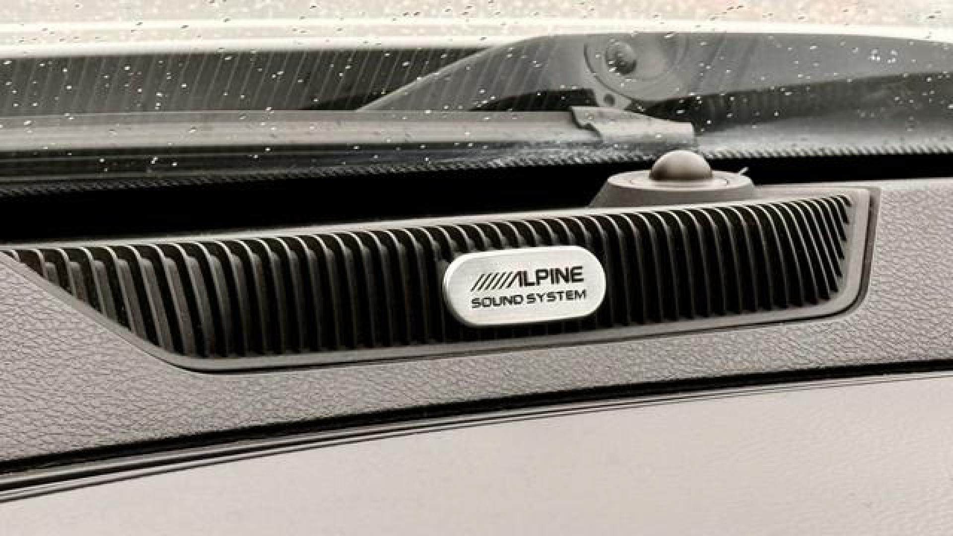 2018 WHITE RAM 1500 (1C6RR7YT9JS) with an V8,5.7L(345 CID),OHV engine, AUTOMATIC transmission, located at 14600 Frazho Road, Warren, MI, 48089, (586) 776-3400, 42.485996, -82.974220 - Photo#11