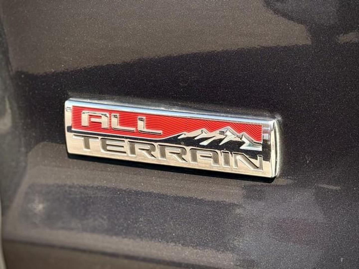 2017 GRAY GMC SIERRA 1500 (3GTU2NEC2HG) with an V8,5.3L(325 CID),OHV engine, AUTOMATIC transmission, located at 14600 Frazho Road, Warren, MI, 48089, (586) 776-3400, 42.485996, -82.974220 - Photo#6