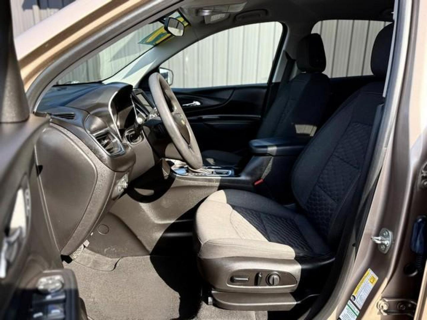 2019 BRONZE CHEVROLET EQUINOX (2GNAXKEV4K6) with an L4,1.5L(91 CID),DOHC engine, AUTOMATIC transmission, located at 14600 Frazho Road, Warren, MI, 48089, (586) 776-3400, 42.485996, -82.974220 - Photo#8