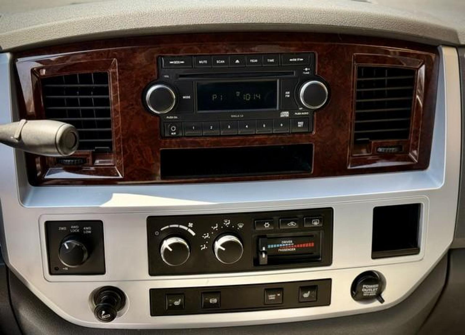 2008 BRILLIANT BLACK DODGE RAM 2500 PICKUP (3D7KS28A98G) with an L6,6.7L(408 CID),OHV engine, AUTOMATIC transmission, located at 14600 Frazho Road, Warren, MI, 48089, (586) 776-3400, 42.485996, -82.974220 - Photo#13