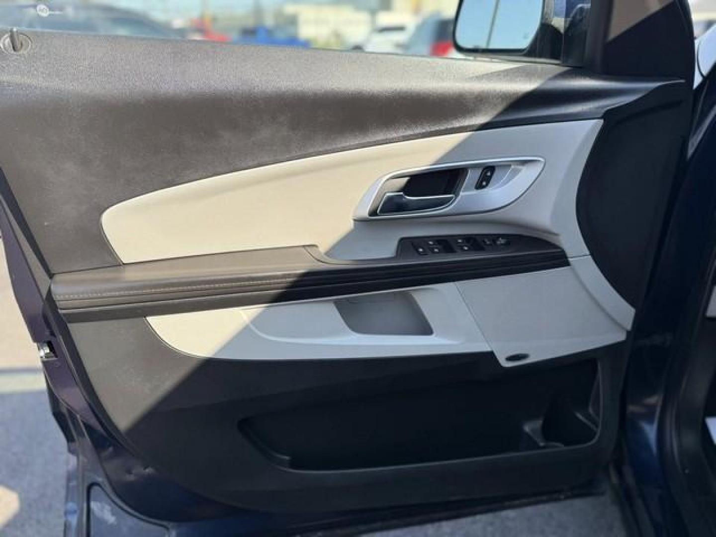 2017 BLUE CHEVROLET EQUINOX (2GNALCEKXH1) with an L4,2.4L(145 CID),DOHC engine, AUTOMATIC transmission, located at 14600 Frazho Road, Warren, MI, 48089, (586) 776-3400, 42.485996, -82.974220 - Photo#9