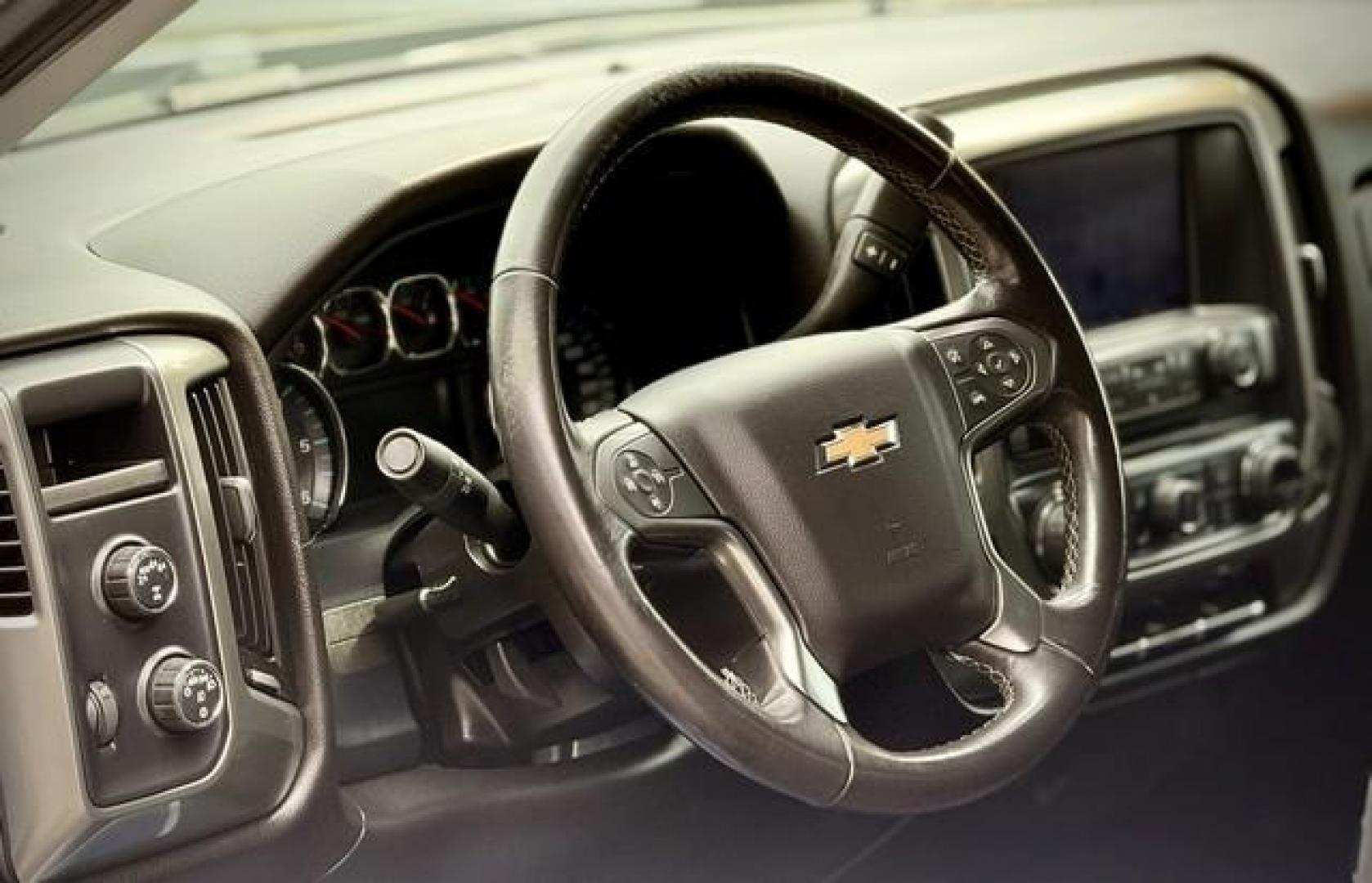 2018 GRAY CHEVROLET SILVERADO 1500 (1GCVKREC6JZ) with an V8,5.3L(325 CID),OHV engine, AUTOMATIC transmission, located at 14600 Frazho Road, Warren, MI, 48089, (586) 776-3400, 42.485996, -82.974220 - Photo#9