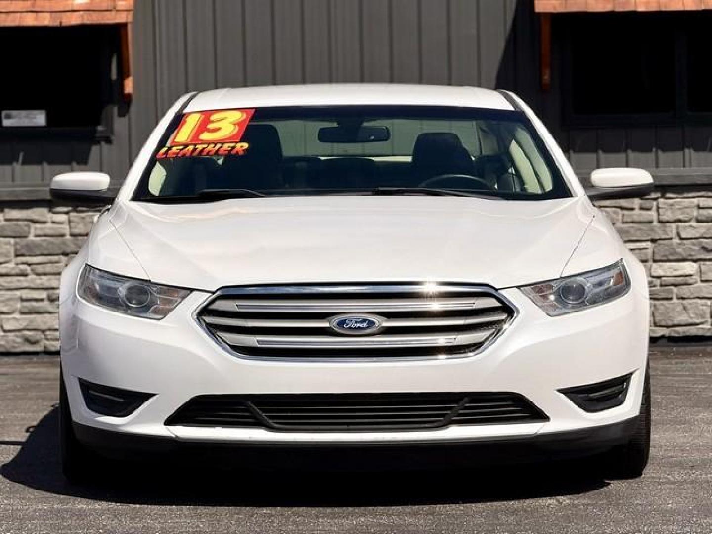2013 WHITE PLATINUM FORD TAURUS (1FAHP2E86DG) with an V6,3.5L(213 CID),DOHC engine, AUTOMATIC transmission, located at 14600 Frazho Road, Warren, MI, 48089, (586) 776-3400, 42.485996, -82.974220 - Photo#4