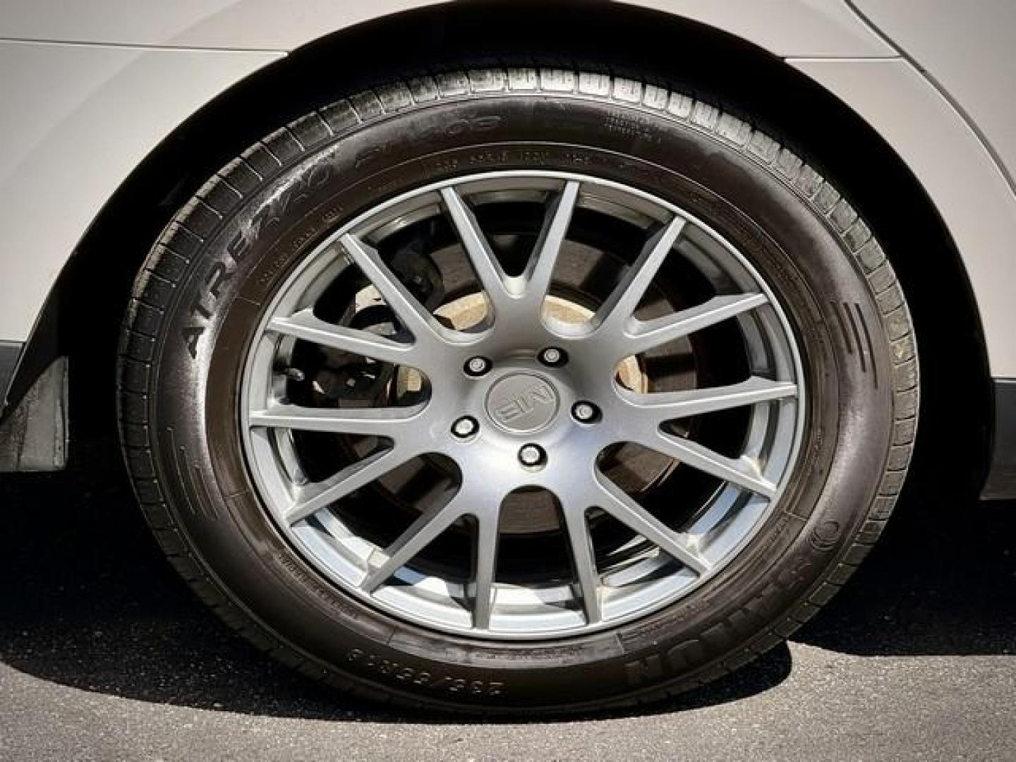 2013 WHITE PLATINUM FORD TAURUS (1FAHP2E86DG) with an V6,3.5L(213 CID),DOHC engine, AUTOMATIC transmission, located at 14600 Frazho Road, Warren, MI, 48089, (586) 776-3400, 42.485996, -82.974220 - Photo#6