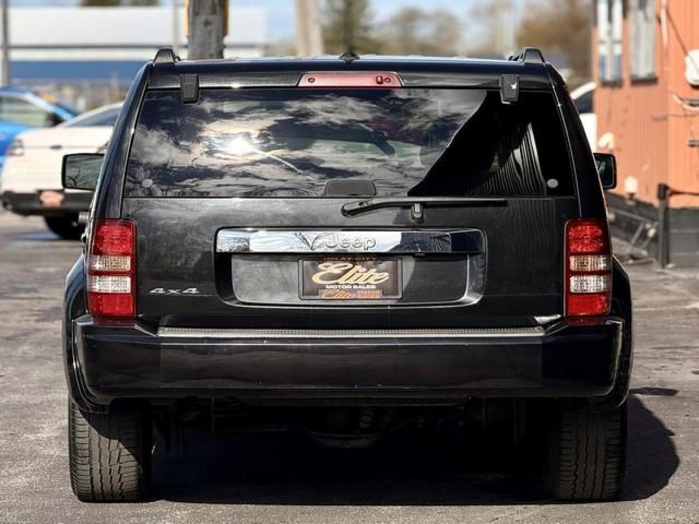 2012 BLACK JEEP LIBERTY (1C4PJMAK8CW) with an V6,3.7L(226 CID),SOHC engine, AUTOMATIC transmission, located at 14600 Frazho Road, Warren, MI, 48089, (586) 776-3400, 42.485996, -82.974220 - Photo#5