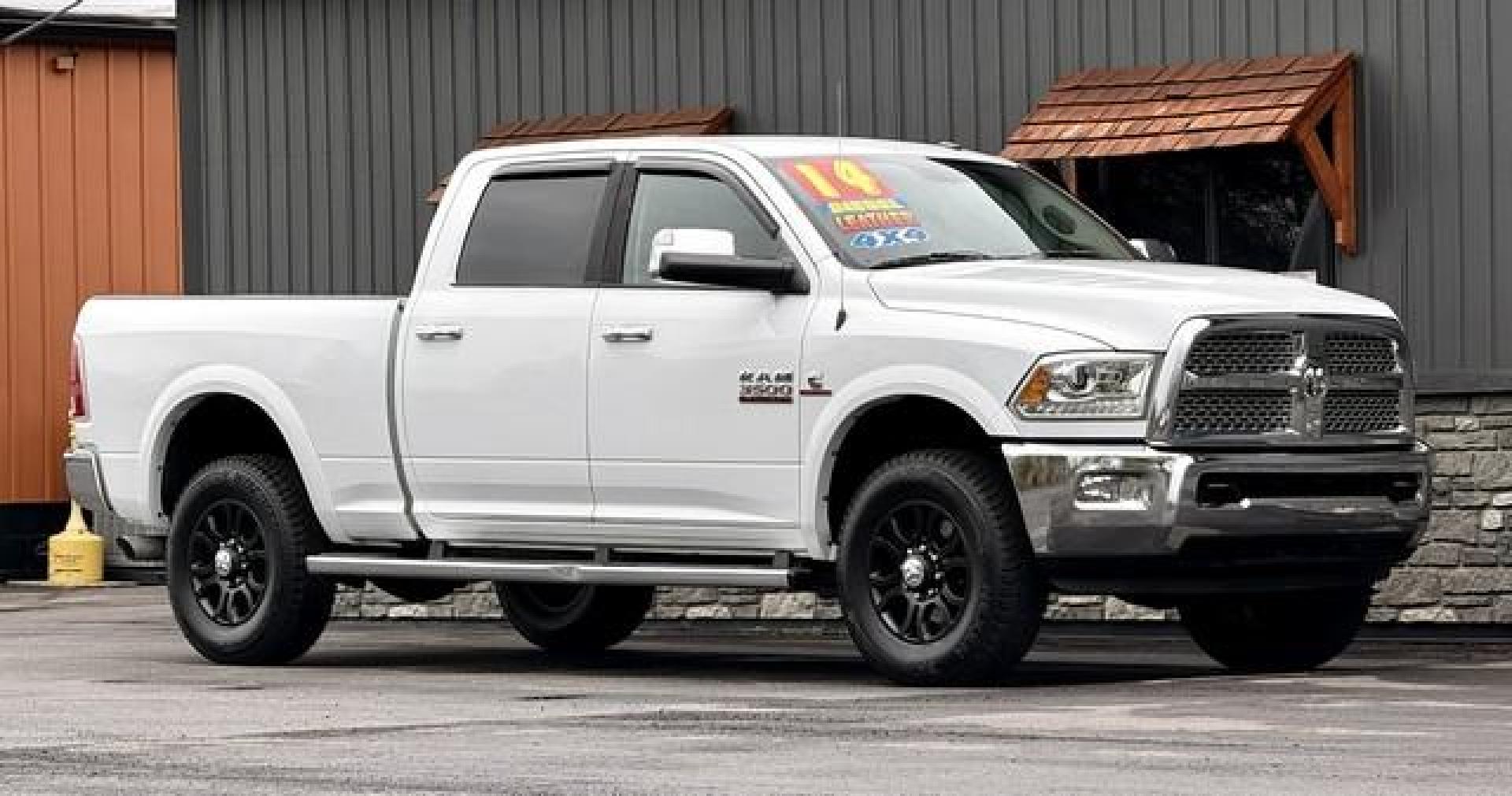 2014 WHITE RAM 3500 LARAMIE (3C63R3EL2EG) with an L6,6.7L(408 CID),OHV engine, AUTOMATIC transmission, located at 14600 Frazho Road, Warren, MI, 48089, (586) 776-3400, 42.485996, -82.974220 - Photo#2