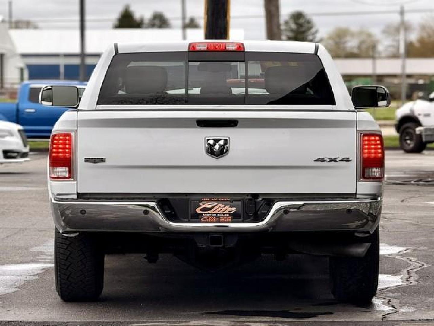 2014 WHITE RAM 3500 LARAMIE (3C63R3EL2EG) with an L6,6.7L(408 CID),OHV engine, AUTOMATIC transmission, located at 14600 Frazho Road, Warren, MI, 48089, (586) 776-3400, 42.485996, -82.974220 - Photo#5