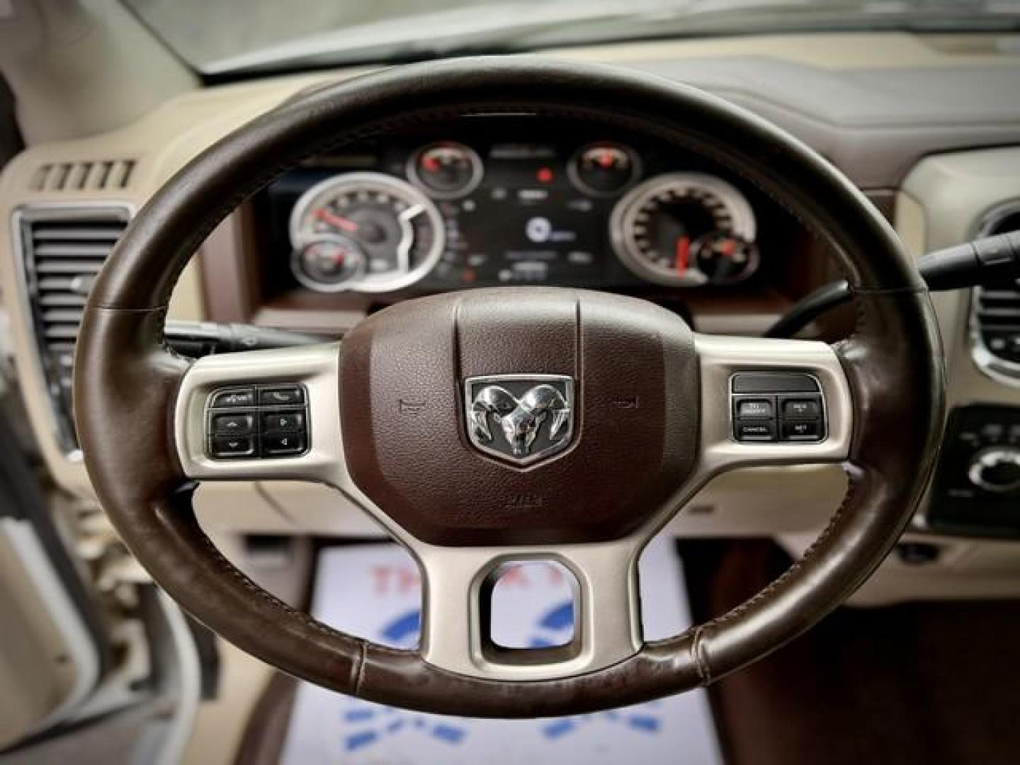2014 WHITE RAM 3500 LARAMIE (3C63R3EL2EG) with an L6,6.7L(408 CID),OHV engine, AUTOMATIC transmission, located at 14600 Frazho Road, Warren, MI, 48089, (586) 776-3400, 42.485996, -82.974220 - Photo#10