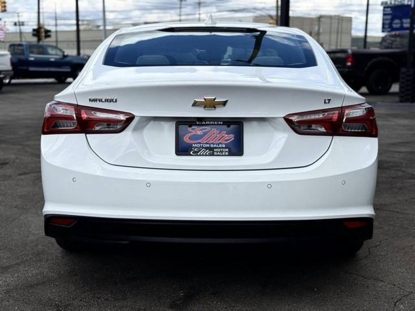 2022 WHITE CHEVROLET MALIBU (1G1ZD5ST7NF) with an L4,1.5L(91 CID), engine, AUTOMATIC transmission, located at 14600 Frazho Road, Warren, MI, 48089, (586) 776-3400, 42.485996, -82.974220 - Photo#6
