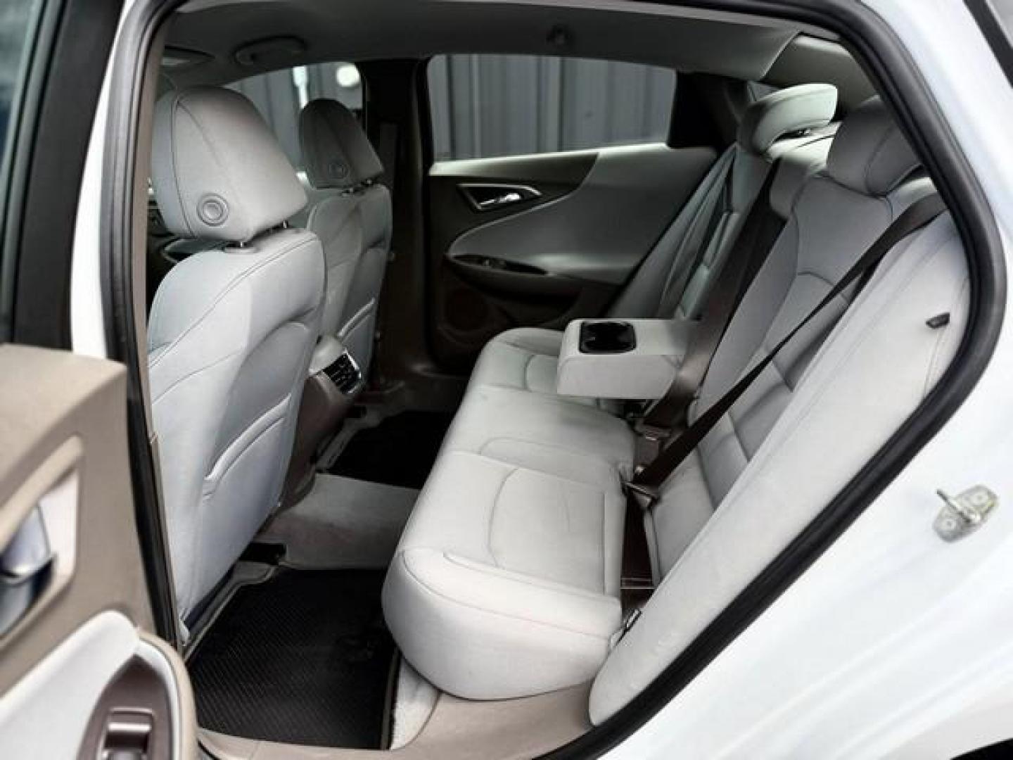 2022 WHITE CHEVROLET MALIBU (1G1ZD5ST7NF) with an L4,1.5L(91 CID), engine, AUTOMATIC transmission, located at 14600 Frazho Road, Warren, MI, 48089, (586) 776-3400, 42.485996, -82.974220 - Photo#9