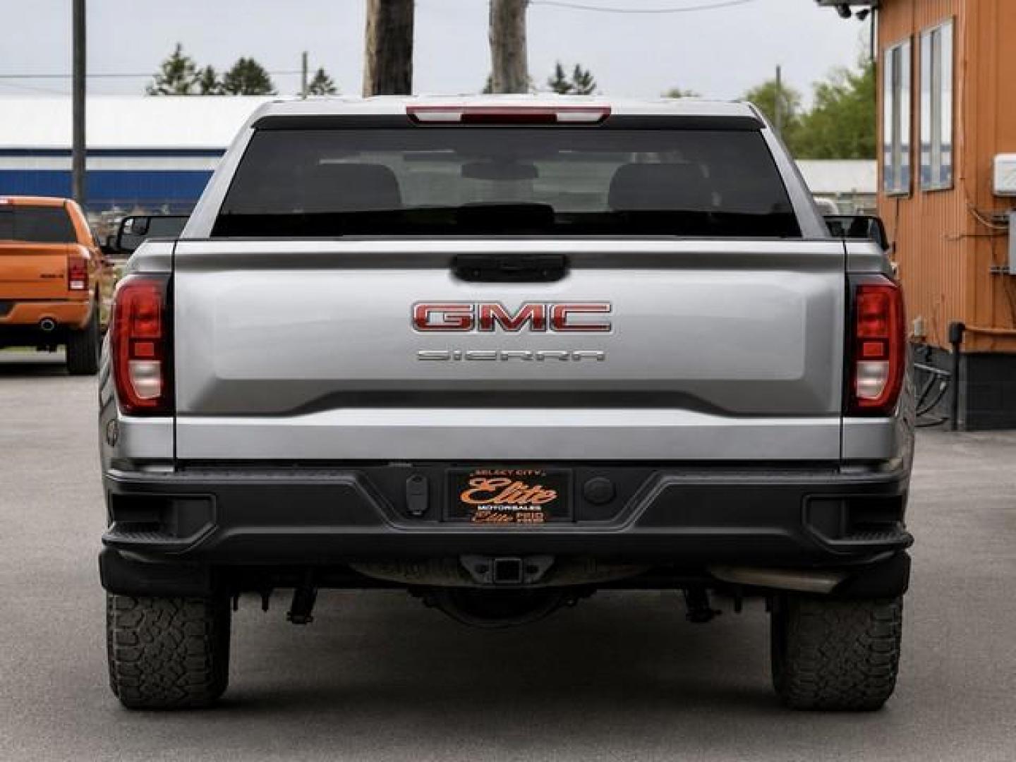 2019 GRAY GMC SIERRA 1500 (1GTU9AEF2KZ) with an V8,5.3L(325 CID),OHV engine, AUTOMATIC transmission, located at 14600 Frazho Road, Warren, MI, 48089, (586) 776-3400, 42.485996, -82.974220 - Photo#5