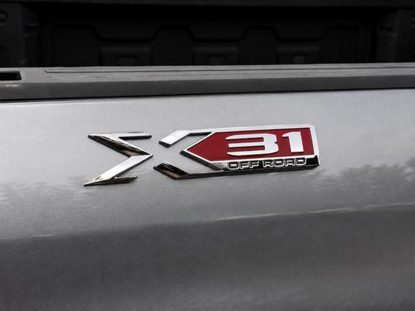 2019 GRAY GMC SIERRA 1500 (1GTU9AEF2KZ) with an V8,5.3L(325 CID),OHV engine, AUTOMATIC transmission, located at 14600 Frazho Road, Warren, MI, 48089, (586) 776-3400, 42.485996, -82.974220 - Photo#6
