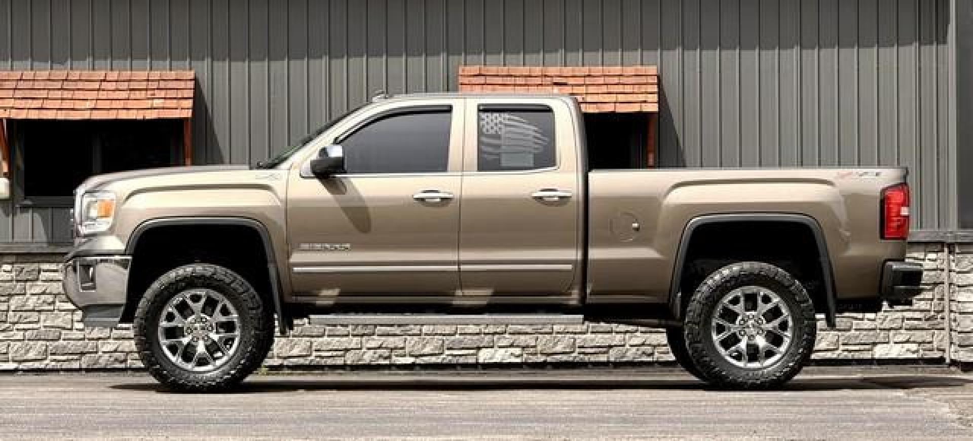 2014 BROWN GMC SIERRA 1500 (1GTV2VEC8EZ) with an V8,5.3L(325 CID),OHV engine, AUTOMATIC transmission, located at 14600 Frazho Road, Warren, MI, 48089, (586) 776-3400, 42.485996, -82.974220 - Photo#3
