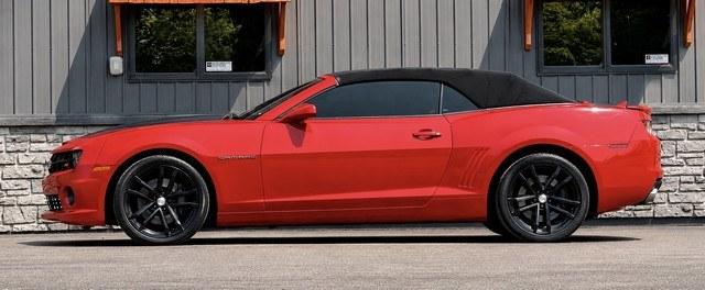2011 CHERRY RED CHEVROLET CAMARO (2G1FK3DJXB9) with an V8,6.2L(376 CID),OHV engine, AUTOMATIC transmission, located at 14600 Frazho Road, Warren, MI, 48089, (586) 776-3400, 42.485996, -82.974220- Photo#2