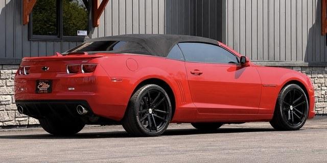 2011 CHERRY RED CHEVROLET CAMARO (2G1FK3DJXB9) with an V8,6.2L(376 CID),OHV engine, AUTOMATIC transmission, located at 14600 Frazho Road, Warren, MI, 48089, (586) 776-3400, 42.485996, -82.974220- Photo#5