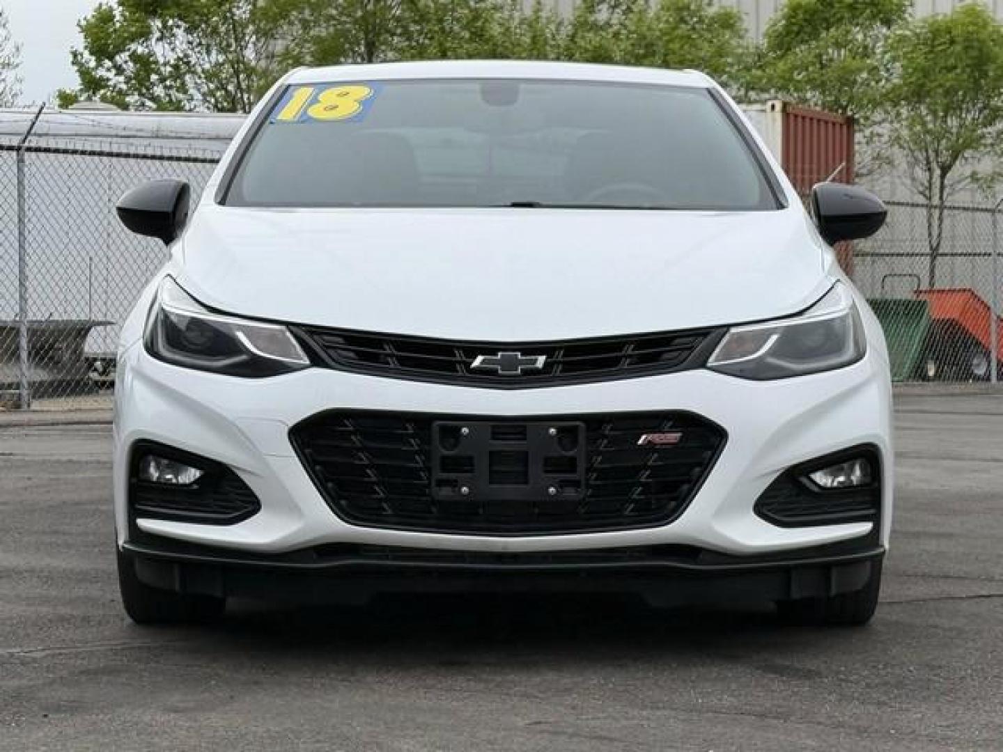 2018 WHITE CHEVROLET CRUZE (1G1BE5SM1J7) with an L4,1.4L(85 CID),DOHC engine, AUTOMATIC transmission, located at 14600 Frazho Road, Warren, MI, 48089, (586) 776-3400, 42.485996, -82.974220 - Photo#2