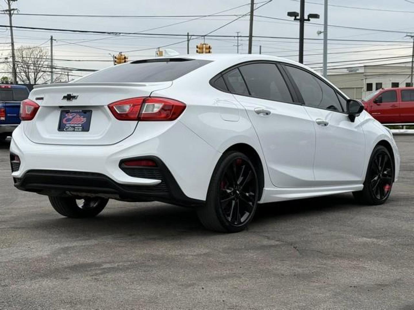 2018 WHITE CHEVROLET CRUZE (1G1BE5SM1J7) with an L4,1.4L(85 CID),DOHC engine, AUTOMATIC transmission, located at 14600 Frazho Road, Warren, MI, 48089, (586) 776-3400, 42.485996, -82.974220 - Photo#5