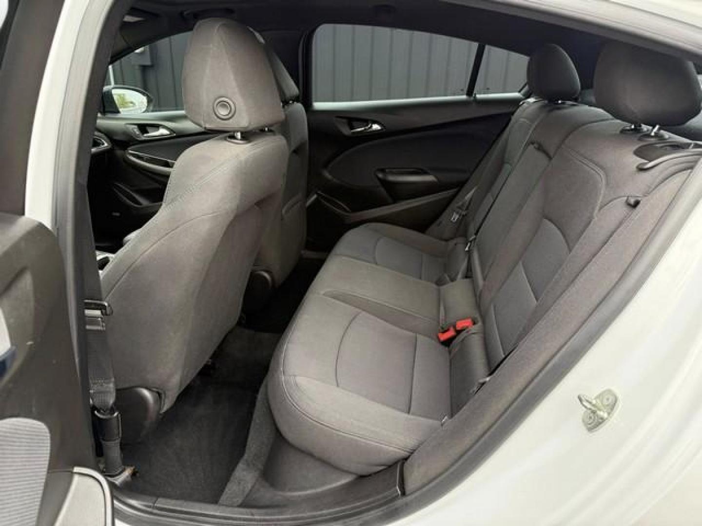 2018 WHITE CHEVROLET CRUZE (1G1BE5SM1J7) with an L4,1.4L(85 CID),DOHC engine, AUTOMATIC transmission, located at 14600 Frazho Road, Warren, MI, 48089, (586) 776-3400, 42.485996, -82.974220 - Photo#9