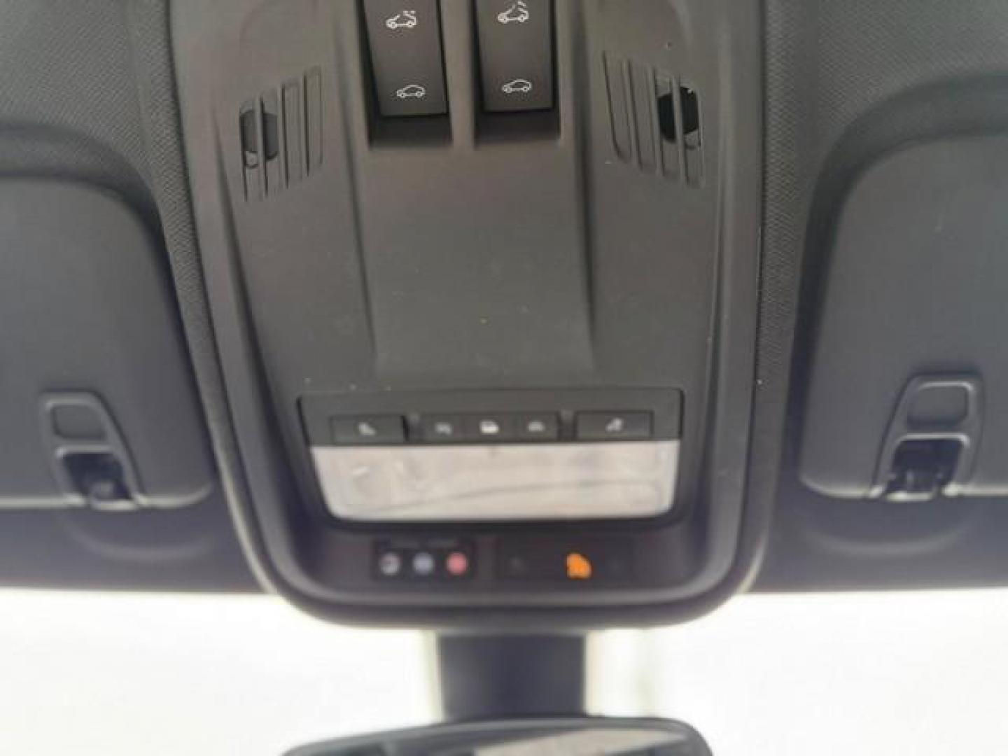 2018 WHITE CHEVROLET CRUZE (1G1BE5SM1J7) with an L4,1.4L(85 CID),DOHC engine, AUTOMATIC transmission, located at 14600 Frazho Road, Warren, MI, 48089, (586) 776-3400, 42.485996, -82.974220 - Photo#17