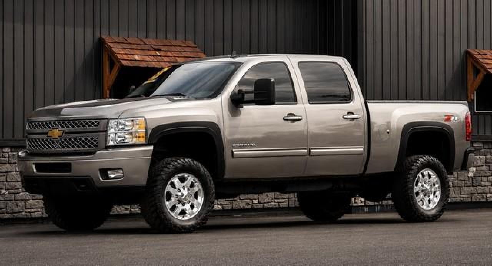 2013 GRAY CHEVROLET SILVERADO 2500 HD (1GC1KXC83DF) with an V8,6.6L(403 CID),OHV engine, AUTOMATIC transmission, located at 14600 Frazho Road, Warren, MI, 48089, (586) 776-3400, 42.485996, -82.974220 - Photo#1