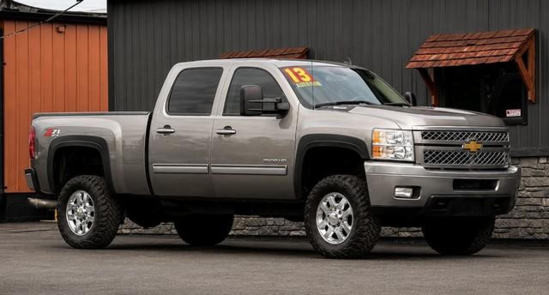 2013 GRAY CHEVROLET SILVERADO 2500 HD (1GC1KXC83DF) with an V8,6.6L(403 CID),OHV engine, AUTOMATIC transmission, located at 14600 Frazho Road, Warren, MI, 48089, (586) 776-3400, 42.485996, -82.974220 - Photo#2