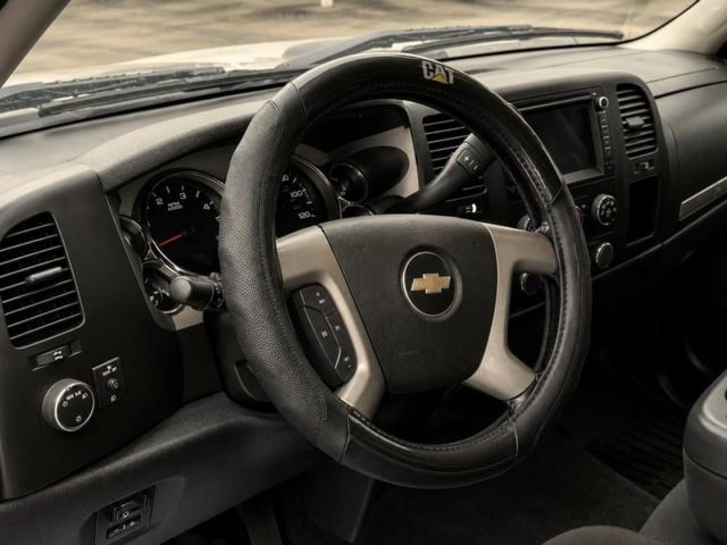 2013 GRAY CHEVROLET SILVERADO 2500 HD (1GC1KXC83DF) with an V8,6.6L(403 CID),OHV engine, AUTOMATIC transmission, located at 14600 Frazho Road, Warren, MI, 48089, (586) 776-3400, 42.485996, -82.974220 - Photo#9