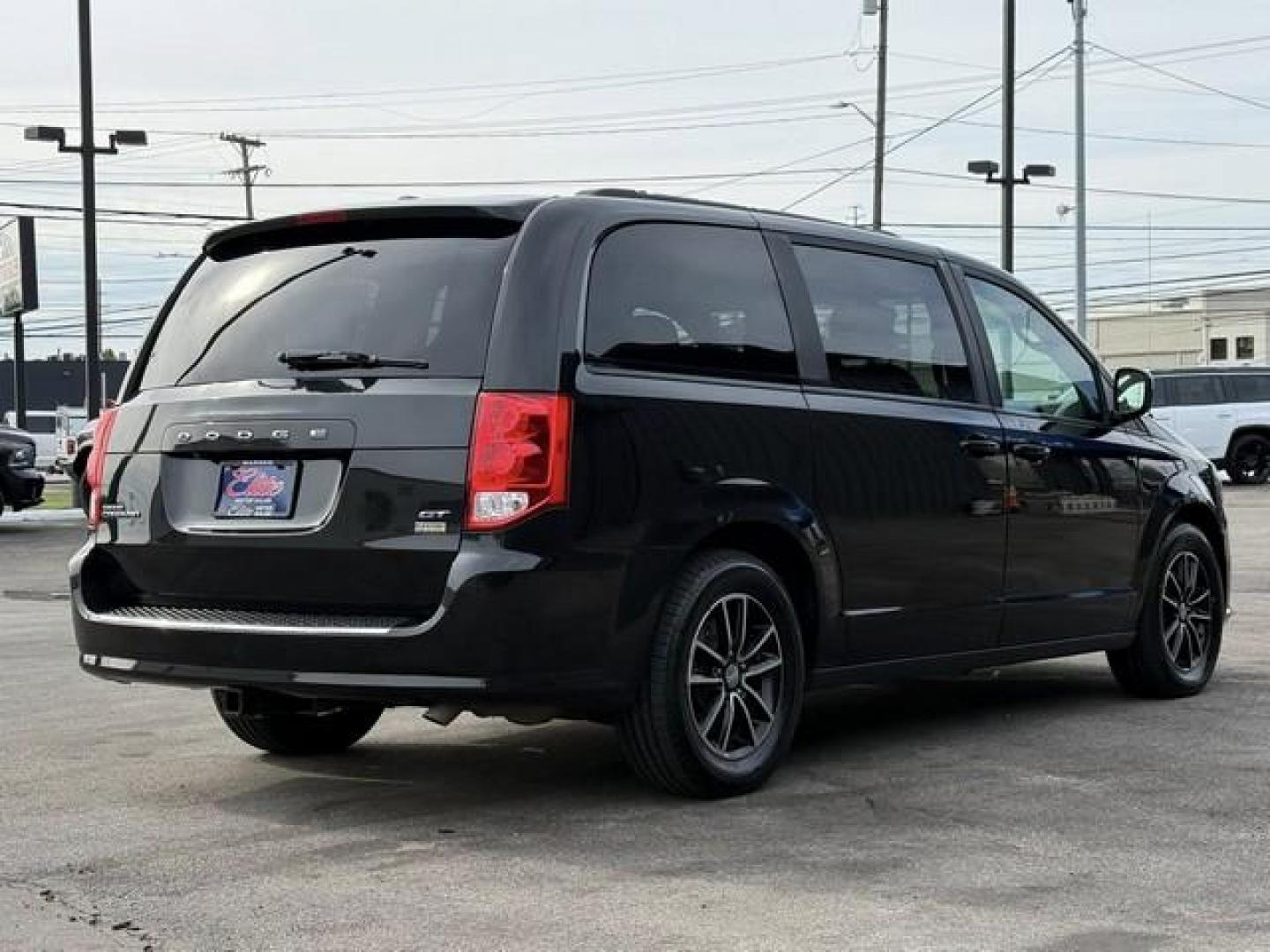 2018 BLACK DODGE GRAND CARAVAN (2C4RDGEG4JR) with an V6,3.6L(220 CID),DOHC engine, AUTOMATIC transmission, located at 14600 Frazho Road, Warren, MI, 48089, (586) 776-3400, 42.485996, -82.974220 - Photo#5
