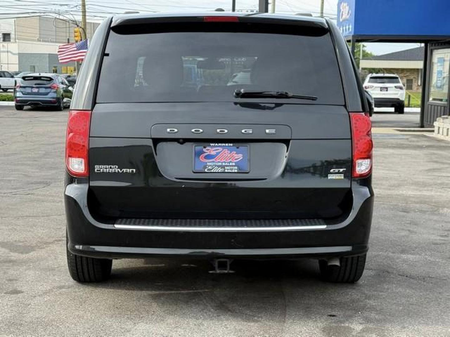 2018 BLACK DODGE GRAND CARAVAN (2C4RDGEG4JR) with an V6,3.6L(220 CID),DOHC engine, AUTOMATIC transmission, located at 14600 Frazho Road, Warren, MI, 48089, (586) 776-3400, 42.485996, -82.974220 - Photo#6