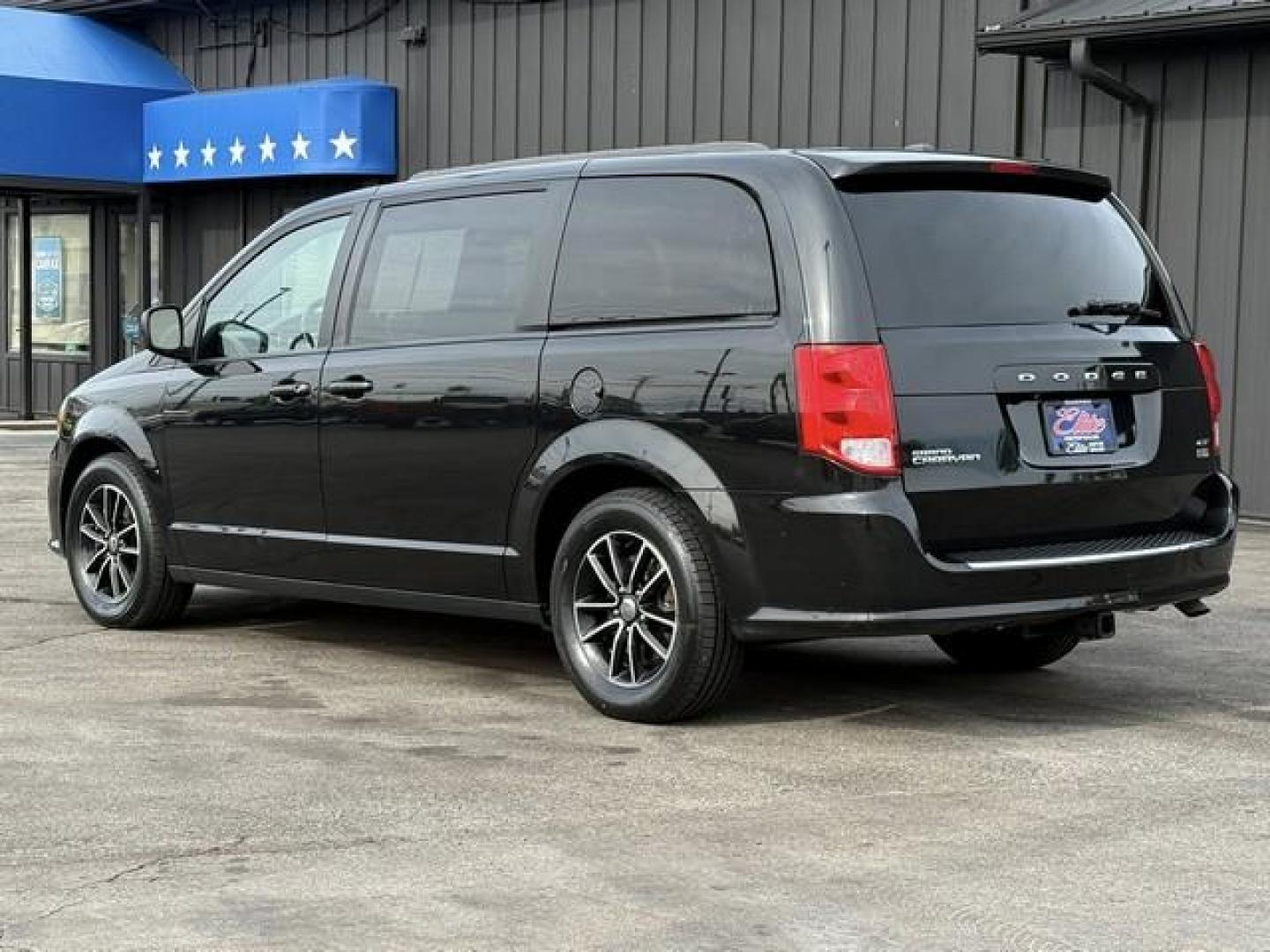 2018 BLACK DODGE GRAND CARAVAN (2C4RDGEG4JR) with an V6,3.6L(220 CID),DOHC engine, AUTOMATIC transmission, located at 14600 Frazho Road, Warren, MI, 48089, (586) 776-3400, 42.485996, -82.974220 - Photo#7