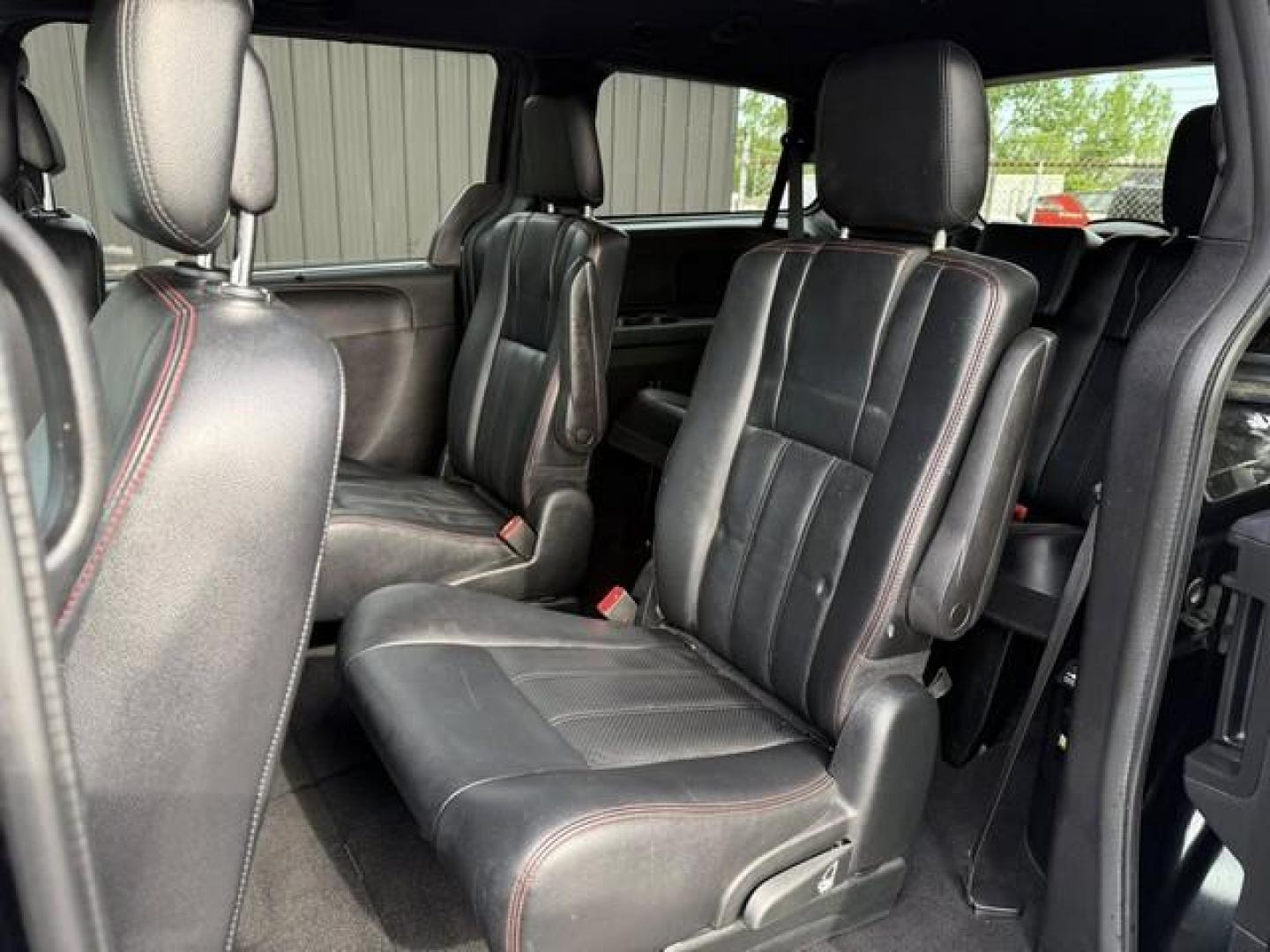 2018 BLACK DODGE GRAND CARAVAN (2C4RDGEG4JR) with an V6,3.6L(220 CID),DOHC engine, AUTOMATIC transmission, located at 14600 Frazho Road, Warren, MI, 48089, (586) 776-3400, 42.485996, -82.974220 - Photo#11