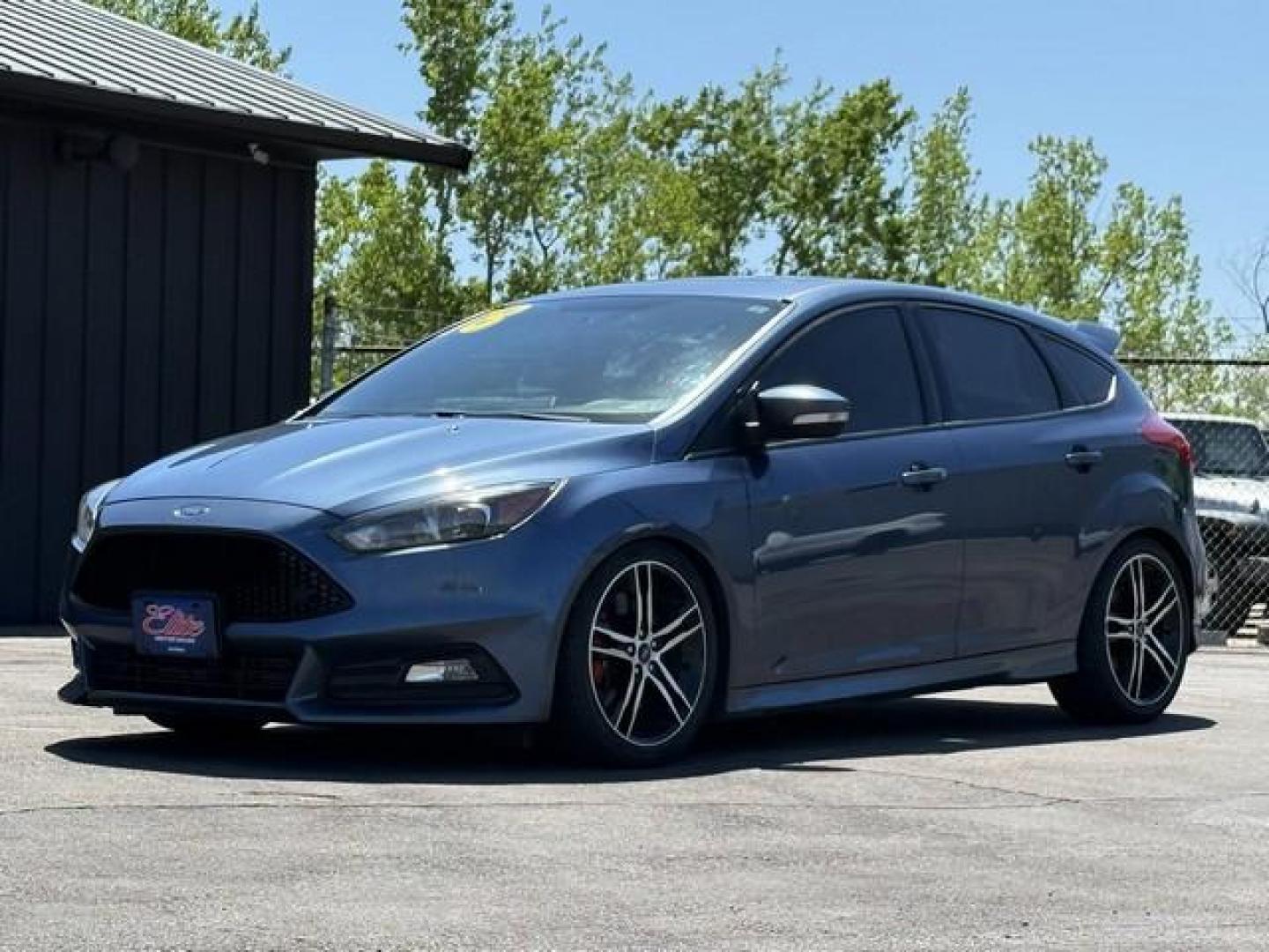 2018 BLUE FORD FOCUS (1FADP3L98JL) with an L4,2.0L(122 CID),DOHC engine, MANUAL transmission, located at 14600 Frazho Road, Warren, MI, 48089, (586) 776-3400, 42.485996, -82.974220 - Photo#1