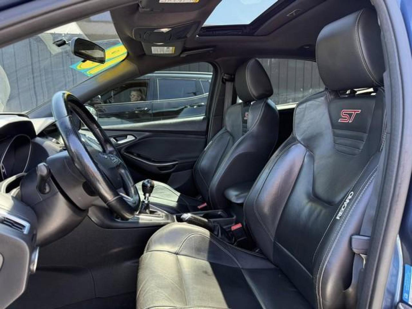2018 BLUE FORD FOCUS (1FADP3L98JL) with an L4,2.0L(122 CID),DOHC engine, MANUAL transmission, located at 14600 Frazho Road, Warren, MI, 48089, (586) 776-3400, 42.485996, -82.974220 - Photo#8