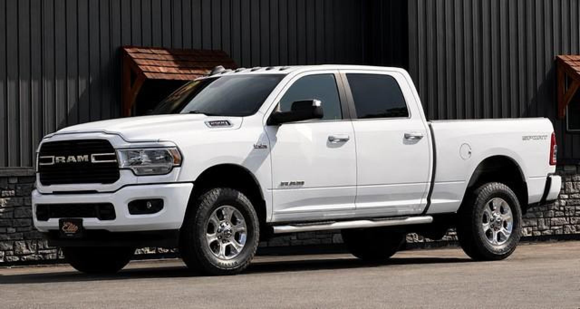 2019 WHITE RAM 2500 (3C6UR5DJ3KG) with an V8,6.4L(392 CID),OHV engine, AUTOMATIC transmission, located at 14600 Frazho Road, Warren, MI, 48089, (586) 776-3400, 42.485996, -82.974220 - Photo#1