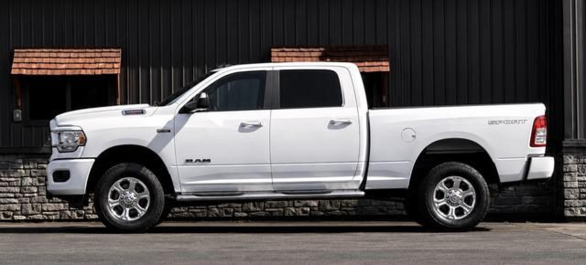 2019 WHITE RAM 2500 (3C6UR5DJ3KG) with an V8,6.4L(392 CID),OHV engine, AUTOMATIC transmission, located at 14600 Frazho Road, Warren, MI, 48089, (586) 776-3400, 42.485996, -82.974220 - Photo#2