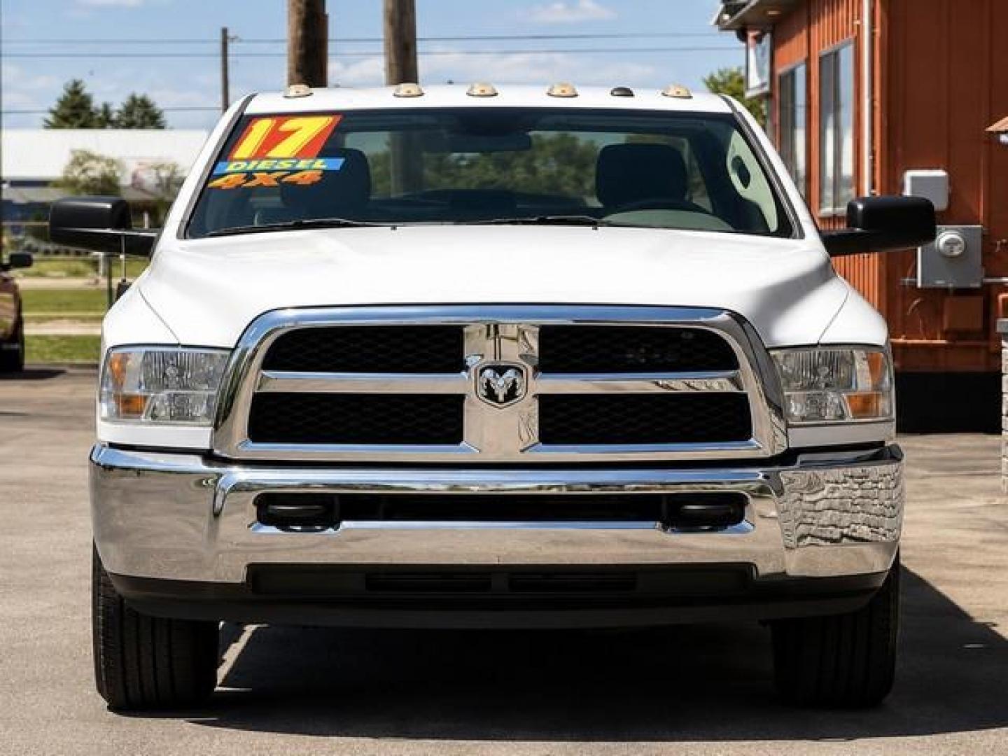 2017 WHITE RAM 2500 (3C6UR5HL8HG) with an L6,6.7L(408 CID),OHV engine, AUTOMATIC transmission, located at 14600 Frazho Road, Warren, MI, 48089, (586) 776-3400, 42.485996, -82.974220 - Photo#4