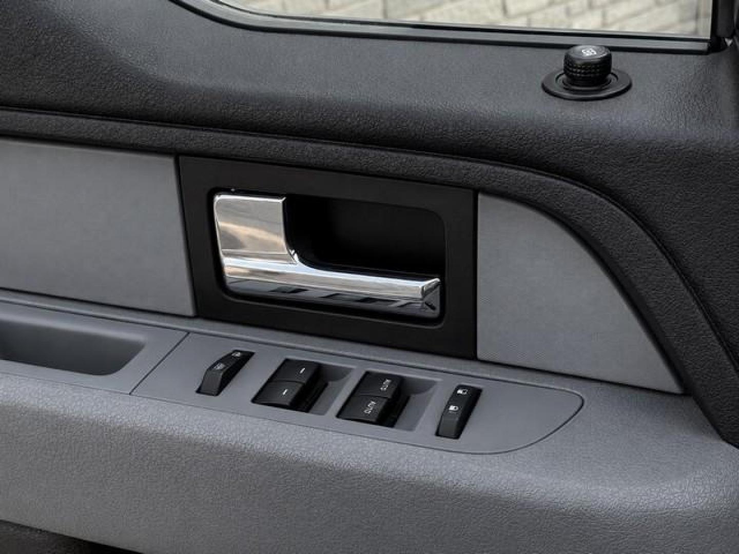2013 METALLIC GRAY FORD F-150 (1FTFX1EF8DF) with an V8,5.0L(302 CID),DOHC engine, AUTOMATIC transmission, located at 14600 Frazho Road, Warren, MI, 48089, (586) 776-3400, 42.485996, -82.974220 - Photo#11