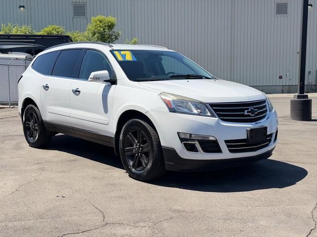 2017 WHITE /BLACK CHEVROLET TRAVERSE LT (1GNKVGKD3HJ) with an V6,3.6L(217 CID),DOHC engine, AUTOMATIC transmission, located at 14600 Frazho Road, Warren, MI, 48089, (586) 776-3400, 42.485996, -82.974220 - 2017 Chevrolet Traverse LT – Financing Available for Everyone! Looking for a reliable, spacious, and family-friendly SUV? This 2017 Chevrolet Traverse LT delivers the comfort, performance, and versatility you need. Whether you're upgrading your daily driver or need extra room for the family, th- Photo#2