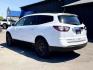 2017 WHITE /BLACK CHEVROLET TRAVERSE LT (1GNKVGKD3HJ) with an V6,3.6L(217 CID),DOHC engine, AUTOMATIC transmission, located at 14600 Frazho Road, Warren, MI, 48089, (586) 776-3400, 42.485996, -82.974220 - 2017 Chevrolet Traverse LT – Financing Available for Everyone! Looking for a reliable, spacious, and family-friendly SUV? This 2017 Chevrolet Traverse LT delivers the comfort, performance, and versatility you need. Whether you're upgrading your daily driver or need extra room for the family, th- Photo#6