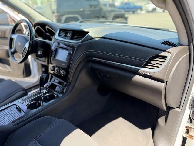 2017 WHITE /BLACK CHEVROLET TRAVERSE LT (1GNKVGKD3HJ) with an V6,3.6L(217 CID),DOHC engine, AUTOMATIC transmission, located at 14600 Frazho Road, Warren, MI, 48089, (586) 776-3400, 42.485996, -82.974220 - 2017 Chevrolet Traverse LT – Financing Available for Everyone! Looking for a reliable, spacious, and family-friendly SUV? This 2017 Chevrolet Traverse LT delivers the comfort, performance, and versatility you need. Whether you're upgrading your daily driver or need extra room for the family, th- Photo#13