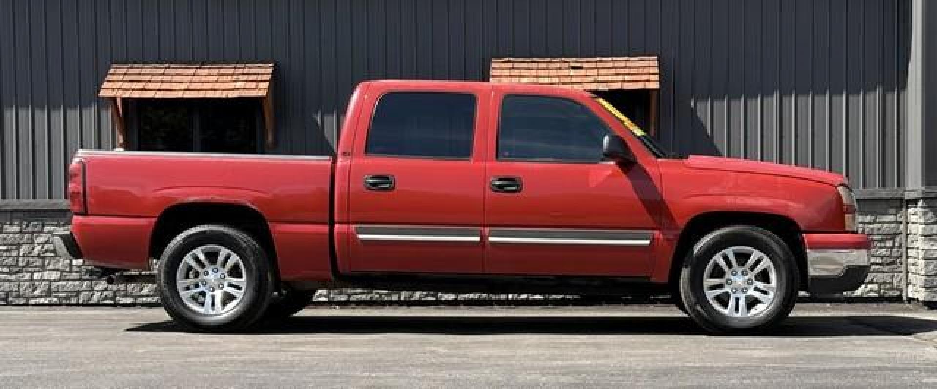 2006 RED CHEVROLET SILVERADO 1500 (2GCEC13Z461) with an V8,5.3L(325 CID),OHV engine, AUTOMATIC transmission, located at 14600 Frazho Road, Warren, MI, 48089, (586) 776-3400, 42.485996, -82.974220- Photo#2