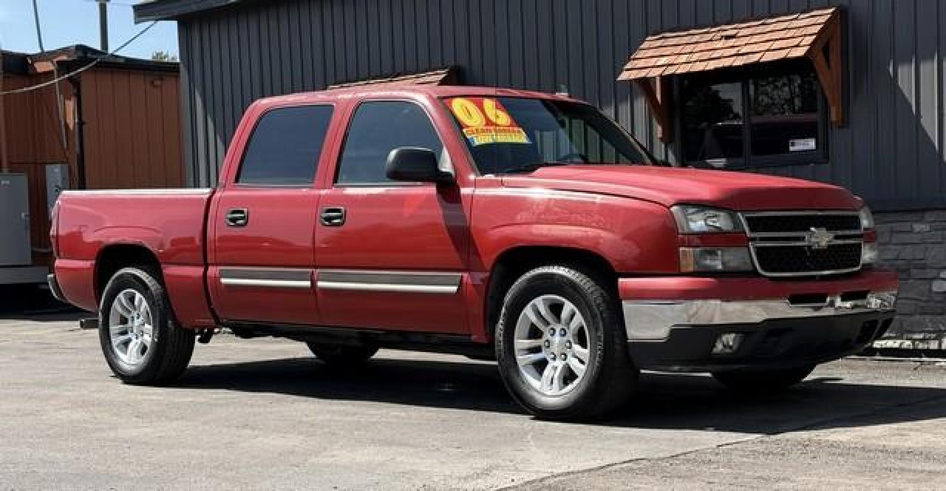 2006 RED CHEVROLET SILVERADO 1500 (2GCEC13Z461) with an V8,5.3L(325 CID),OHV engine, AUTOMATIC transmission, located at 14600 Frazho Road, Warren, MI, 48089, (586) 776-3400, 42.485996, -82.974220- Photo#3