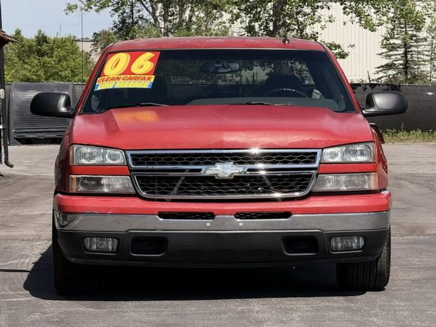 2006 RED CHEVROLET SILVERADO 1500 (2GCEC13Z461) with an V8,5.3L(325 CID),OHV engine, AUTOMATIC transmission, located at 14600 Frazho Road, Warren, MI, 48089, (586) 776-3400, 42.485996, -82.974220- Photo#4