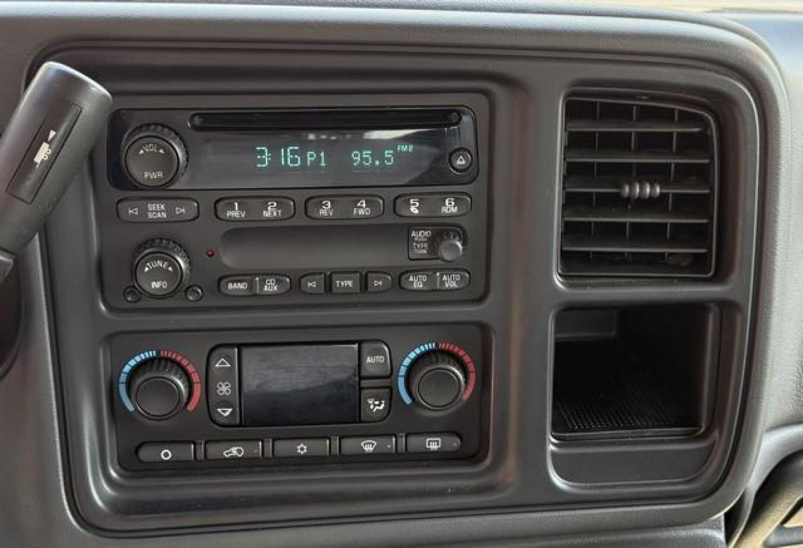 2006 RED CHEVROLET SILVERADO 1500 (2GCEC13Z461) with an V8,5.3L(325 CID),OHV engine, AUTOMATIC transmission, located at 14600 Frazho Road, Warren, MI, 48089, (586) 776-3400, 42.485996, -82.974220- Photo#14